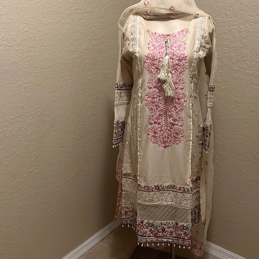 Beautiful shalwar Kameez